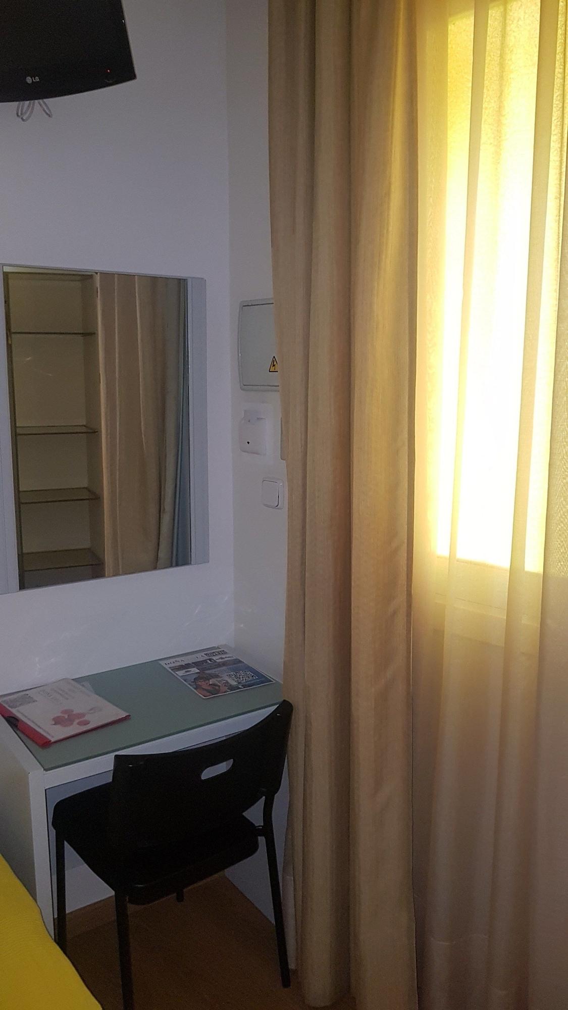 Single Room,1436254084:JPEG